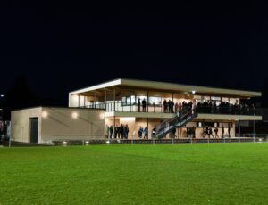 Terrain de foot Clemency